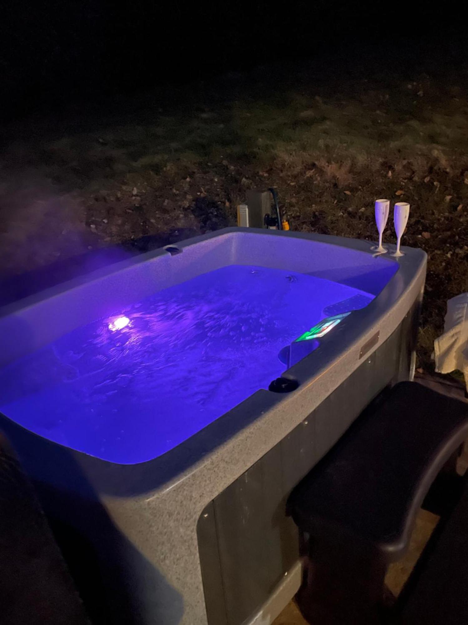 The Retreat, Own Hot Tub, Romantic Escape, Near Lyme Regis Kültér fotó